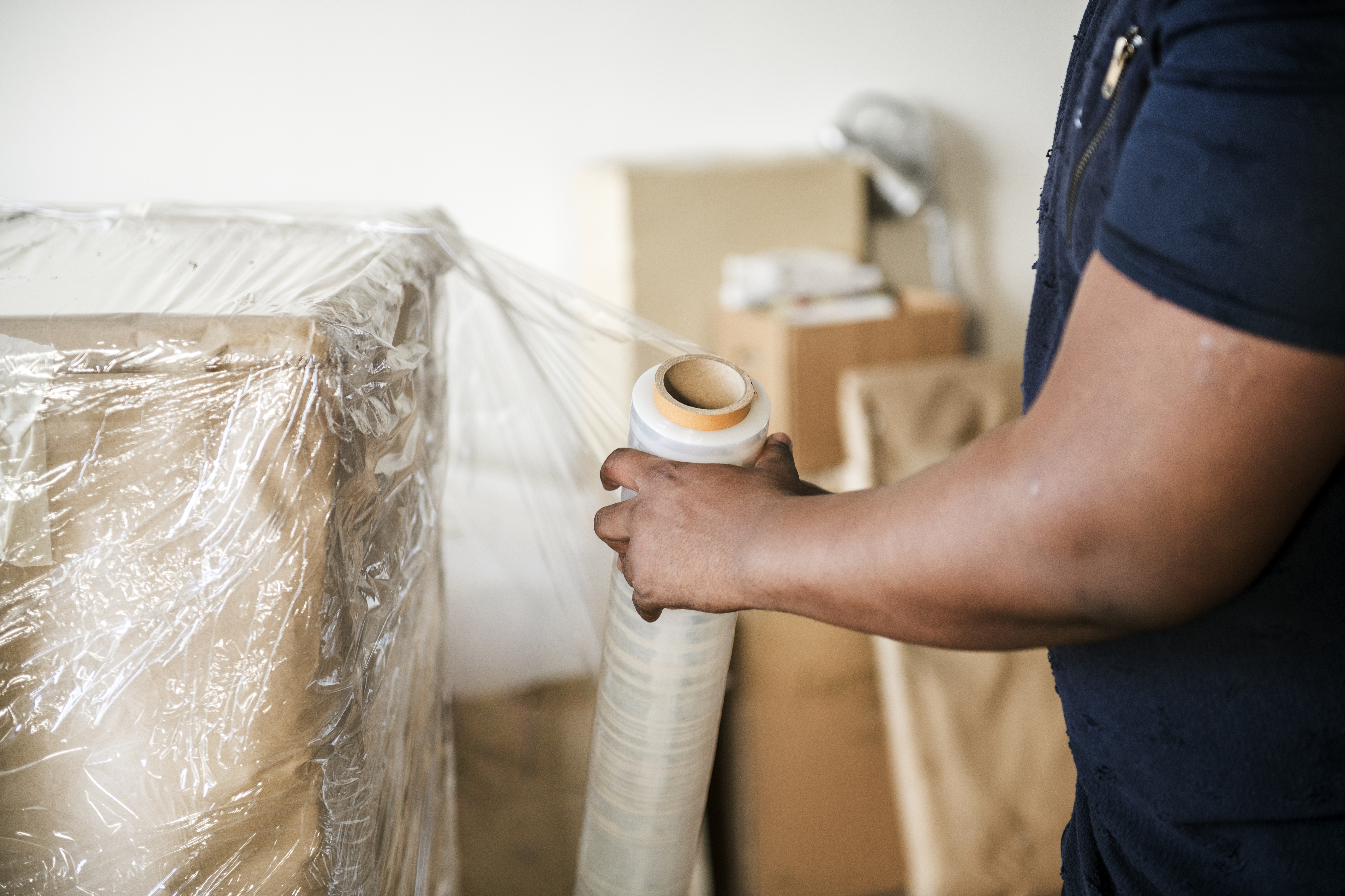 packers and movers moving furniture